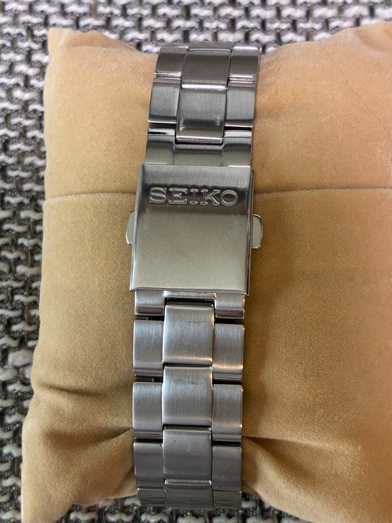 【新品未使用半額以下！】セイコー　メンズ腕時計