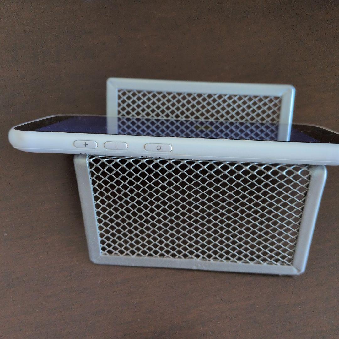 docomo らくらくスマートフォン F-52B 本体