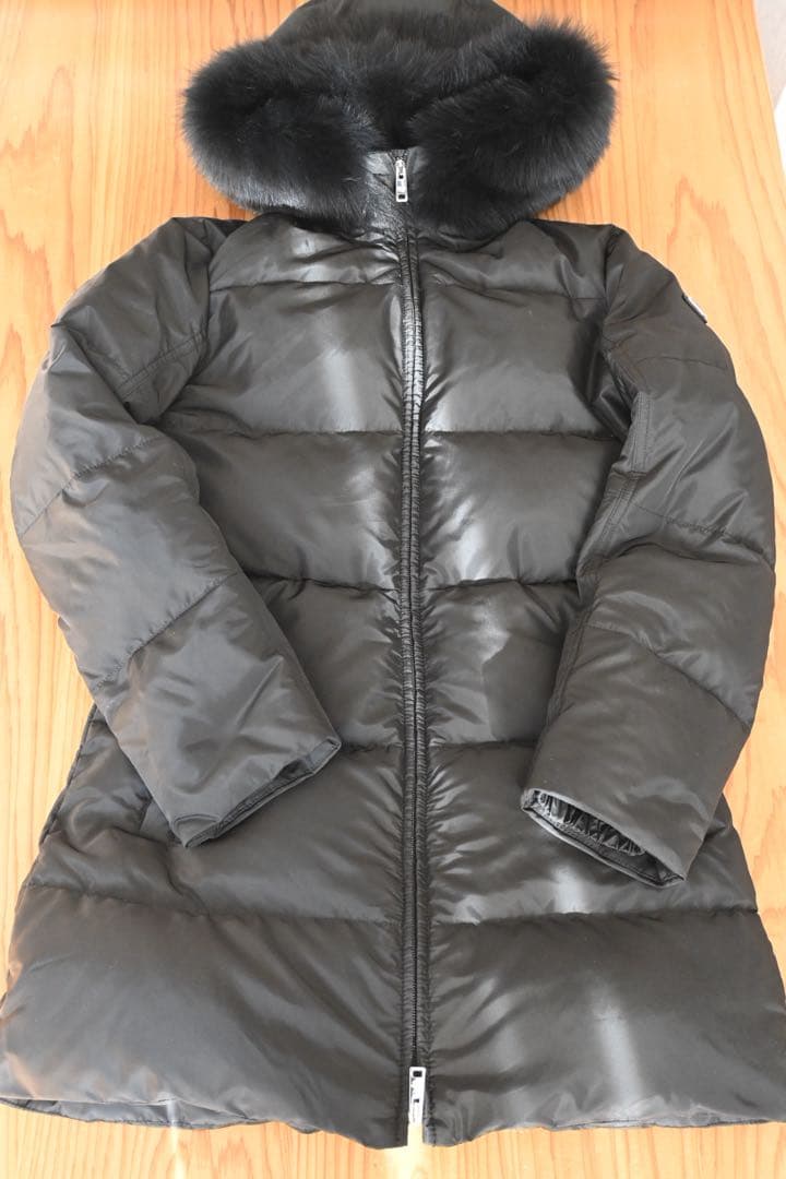 【新品】PRADA プラダ　ブラック ダウンコート　36 (29E117)