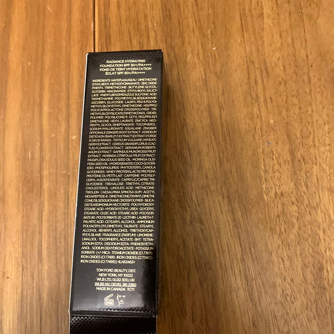TOM FORD アーキテクチャーラディアンスハイドレーティングファンデ