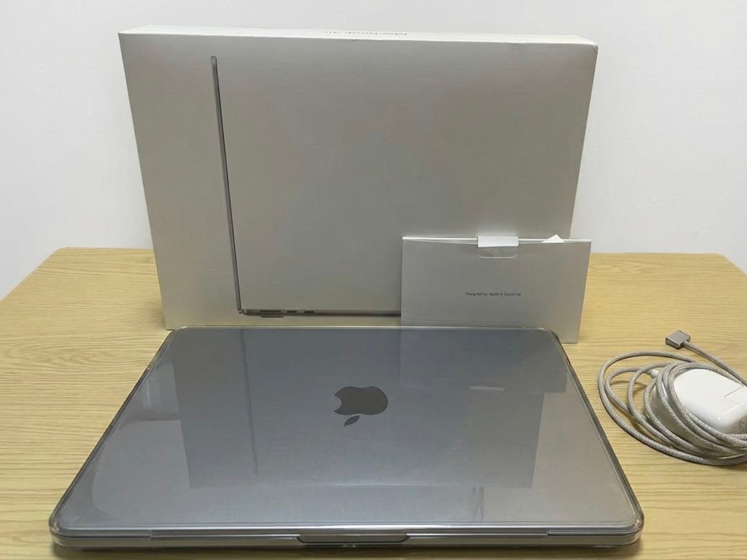 【美品】16GB MacBook Air M2 13.6インチ 透明カバー付き