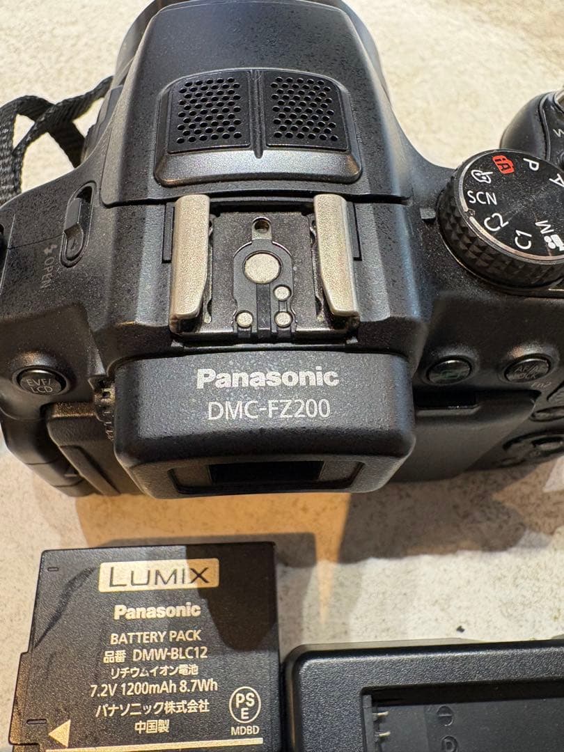 Panasonic DMC-FZ200 デジタルカメラ