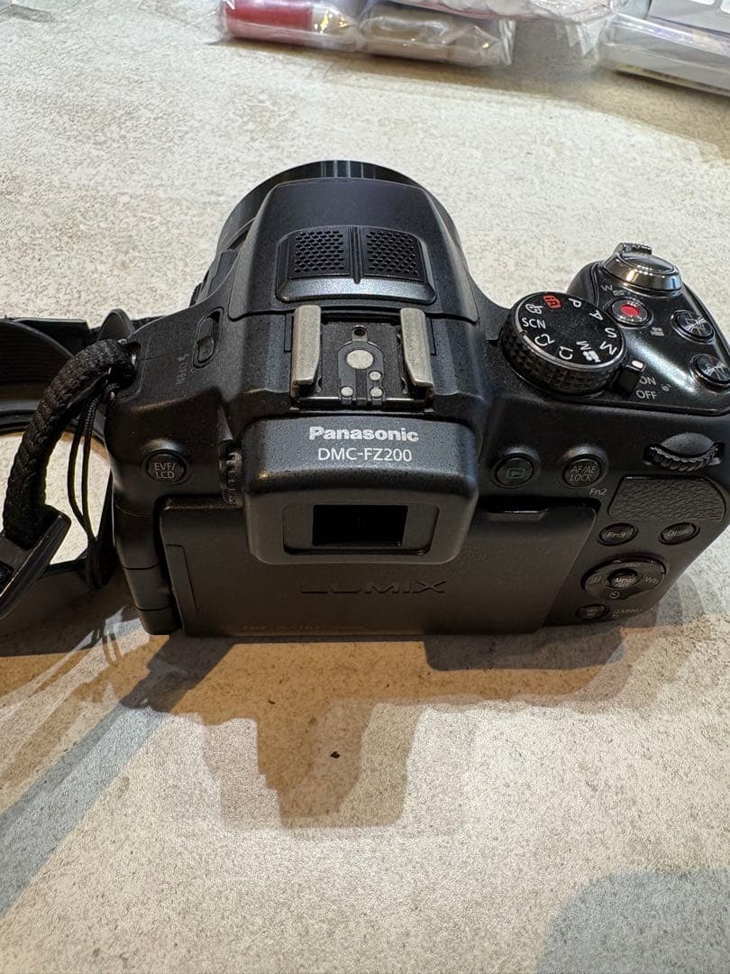 Panasonic DMC-FZ200 デジタルカメラ
