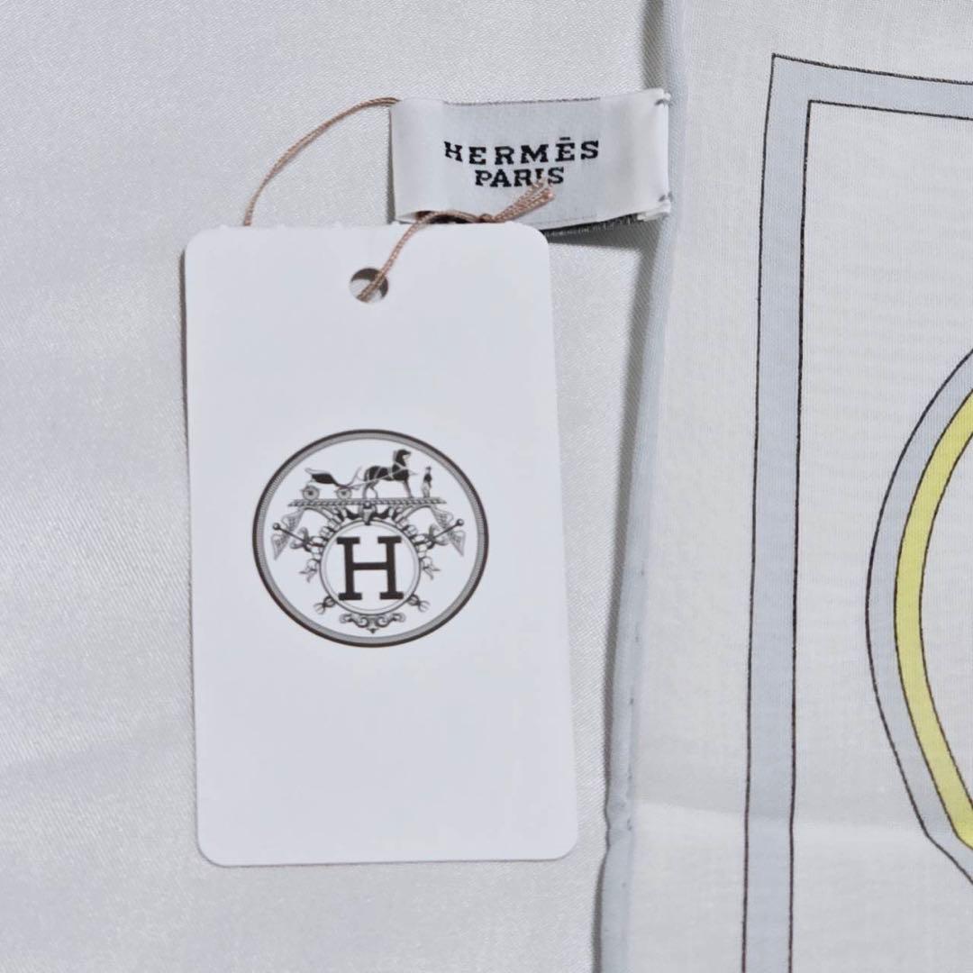 極美品 ★HERMES★ ハンカチ 冬の祭典 綿100％ ホワイト ブルー 箱