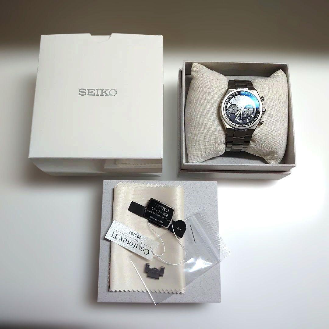 ほぼ未使用セイコーアストロンネクスター8B92-0BE0 チタン製 電波ソーラー