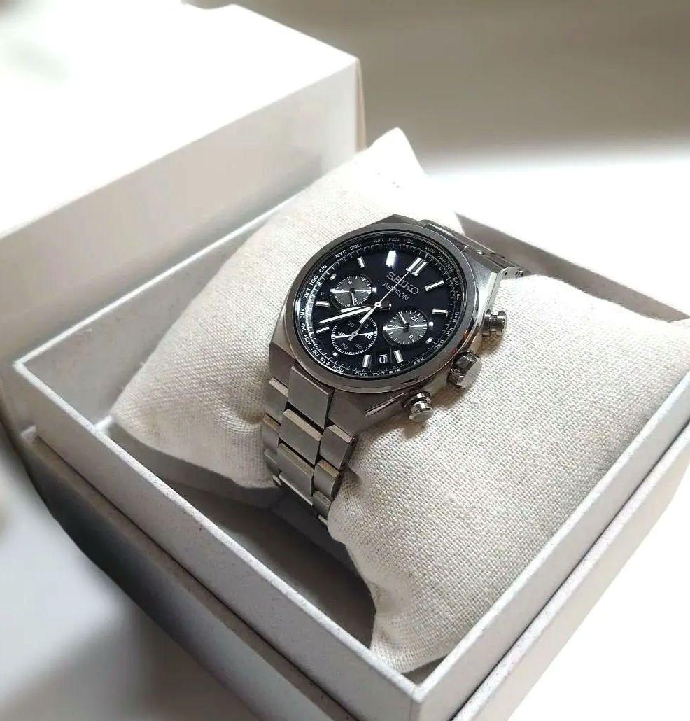 ほぼ未使用セイコーアストロンネクスター8B92-0BE0 チタン製 電波ソーラー