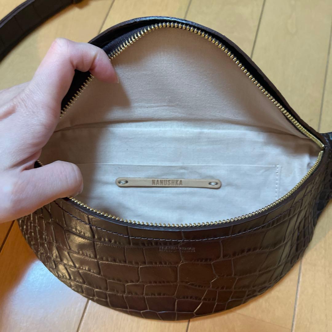 ナヌーシュカ　ボディバッグ　週末限定セール中