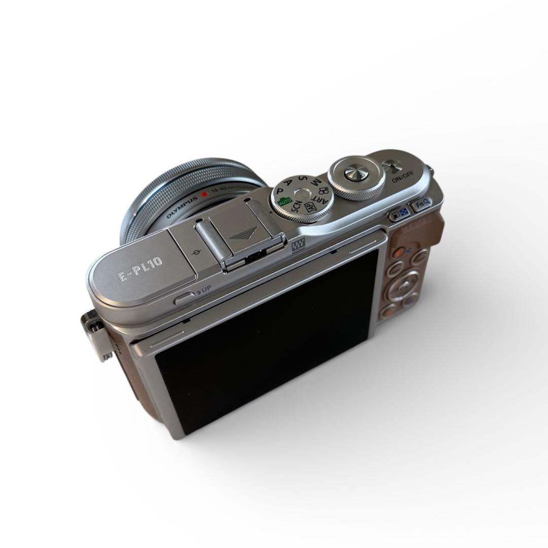 【美品】OLYMPUS PEN E-PL10 （オリンパス）ミラーレス一眼カメラ