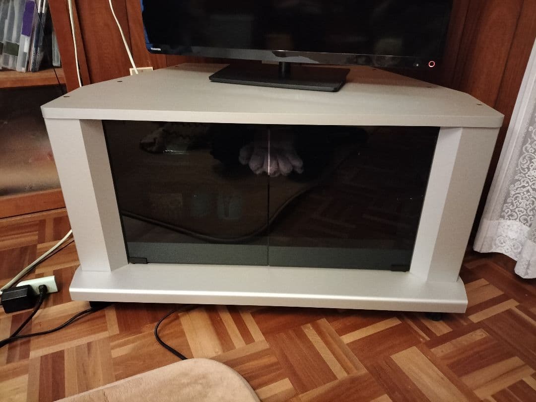 コマ付きのテレビ台　美品です。　商品説明必読願います。