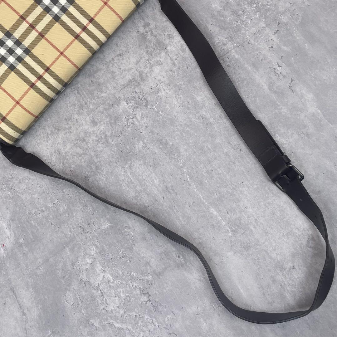 【美品✨】 バーバリー メッセンジャーバッグ ノバチェック PVC レザー