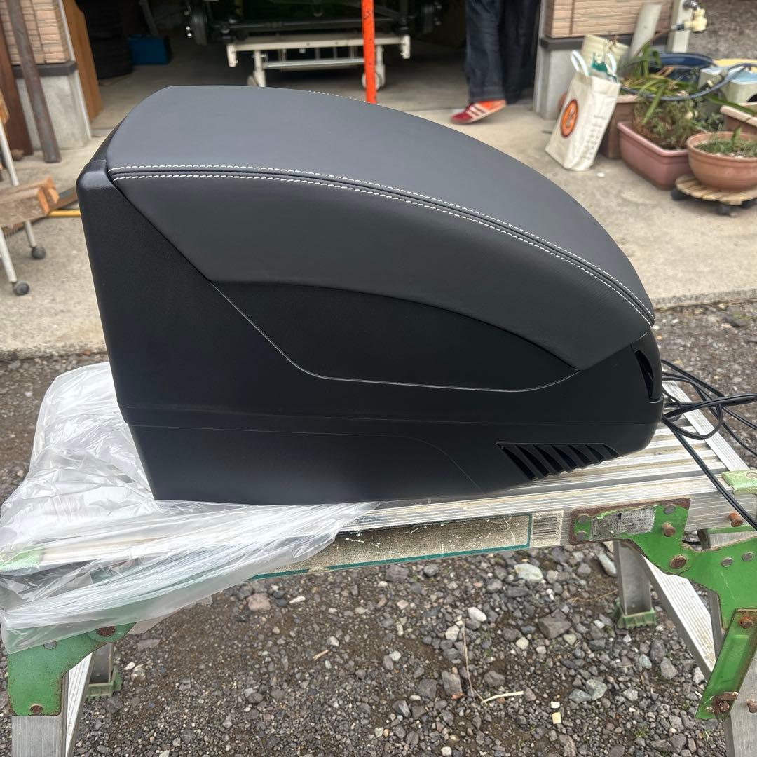 レンジローバー純正肘置き型冷蔵庫