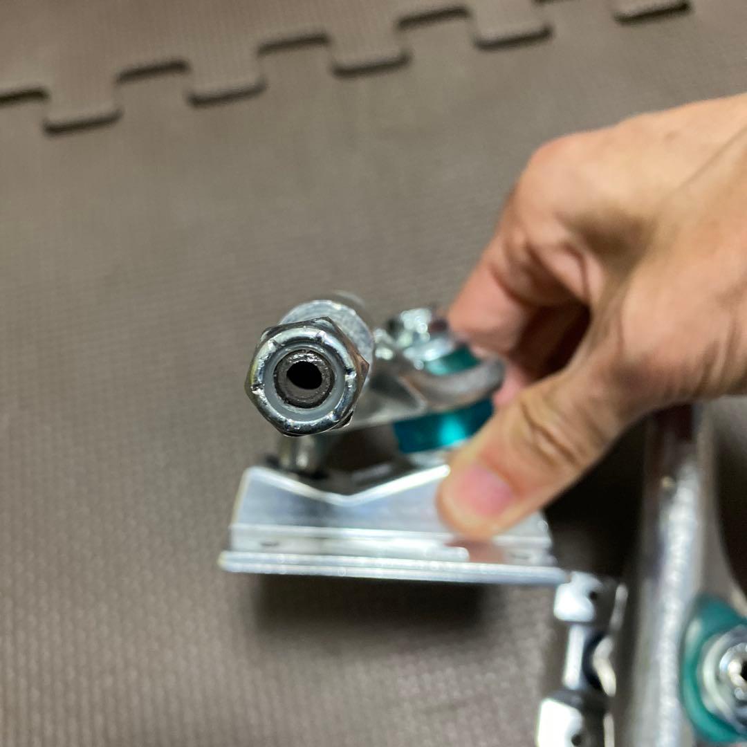 サンダートラック 147 hollow light