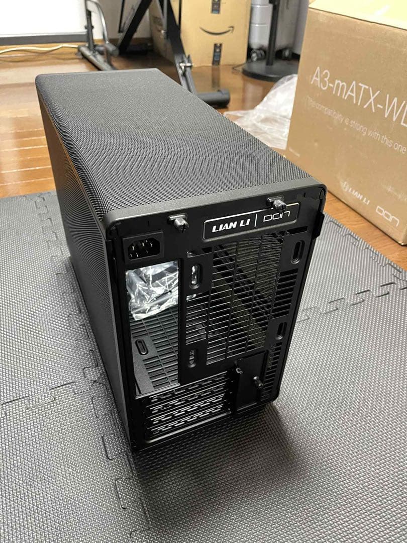 Lian Li Dan A3-mATX ブラック PCケース