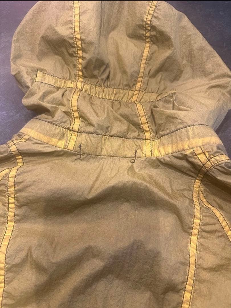 Stone  フード付きナイロンジャケット オリーブ