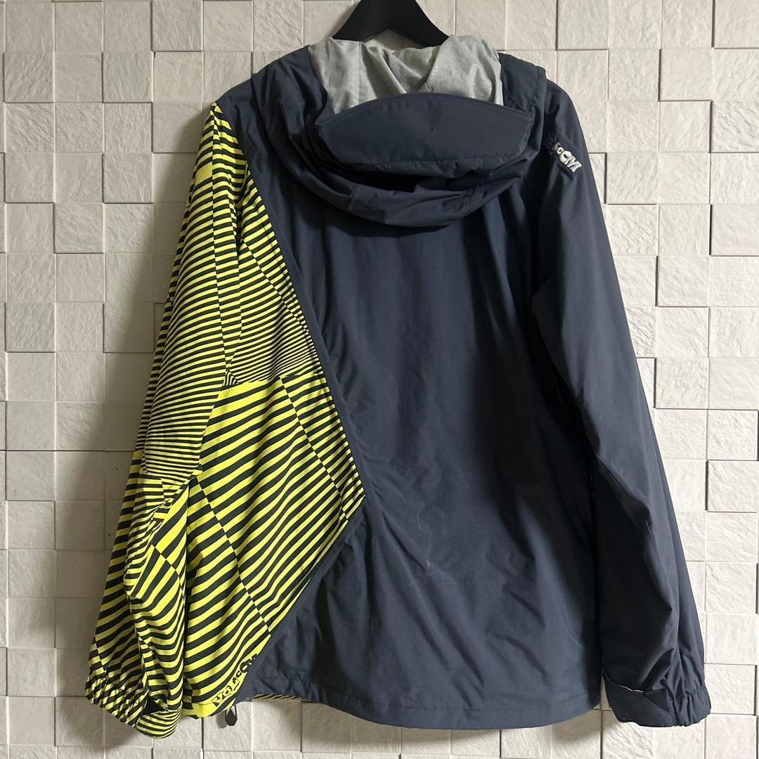 VOLCOM　ボルコム スノーボードウェア グレーとイエローのストライプ