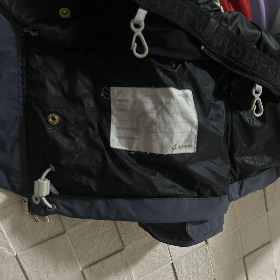 VOLCOM　ボルコム スノーボードウェア グレーとイエローのストライプ