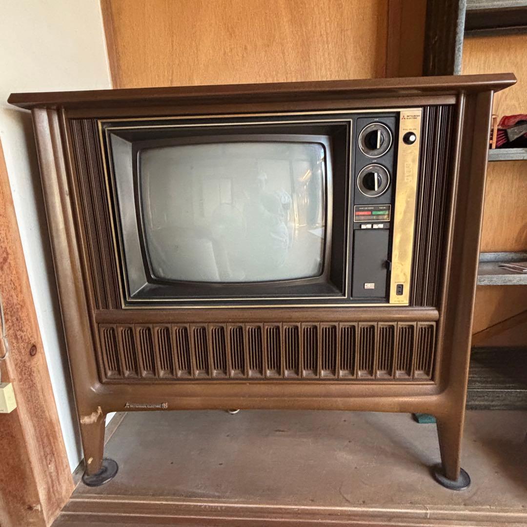 レトロ　ブラウン管テレビ　三菱　アンティーク　家具調　ジャンク