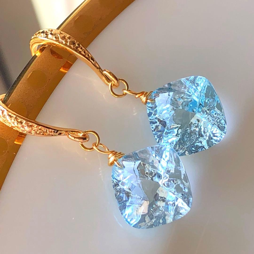 天然石☆ 宝石級☆極上レアコンケーブ☆スカイブルートパーズのピアス14kgf