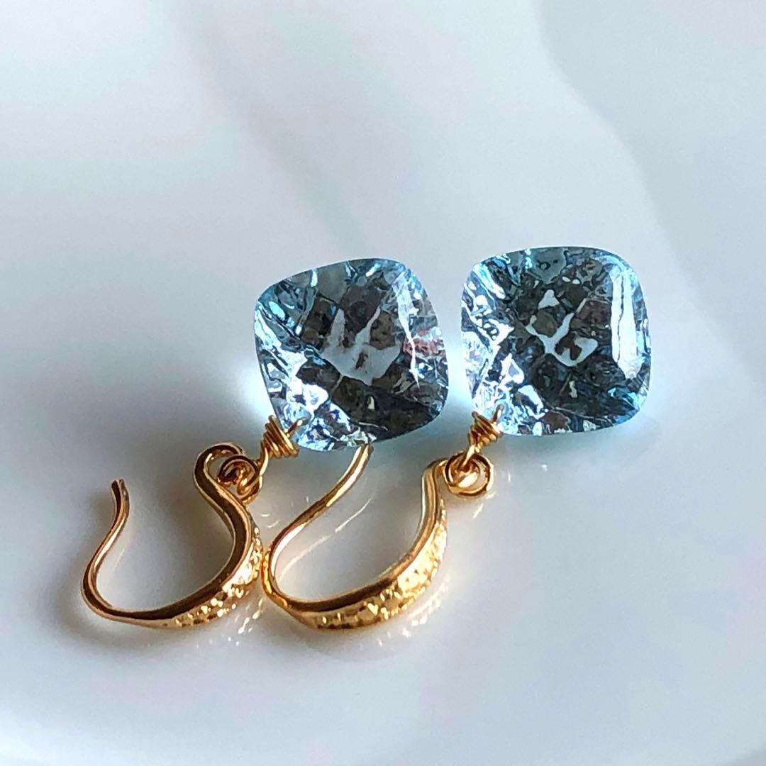 天然石☆ 宝石級☆極上レアコンケーブ☆スカイブルートパーズのピアス14kgf