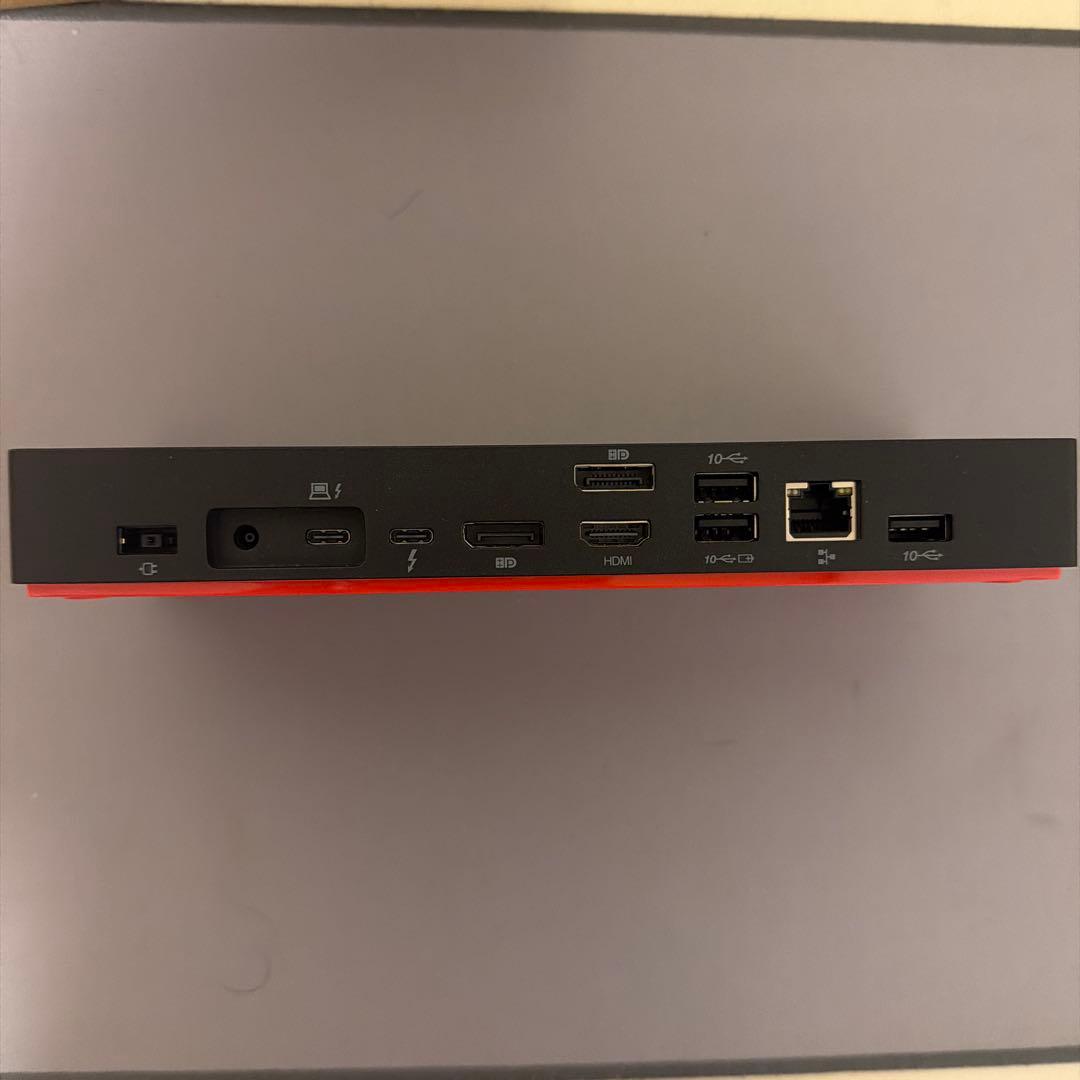 分配器・切替器 ThinkPad Universal Thunderbolt 4 Dock