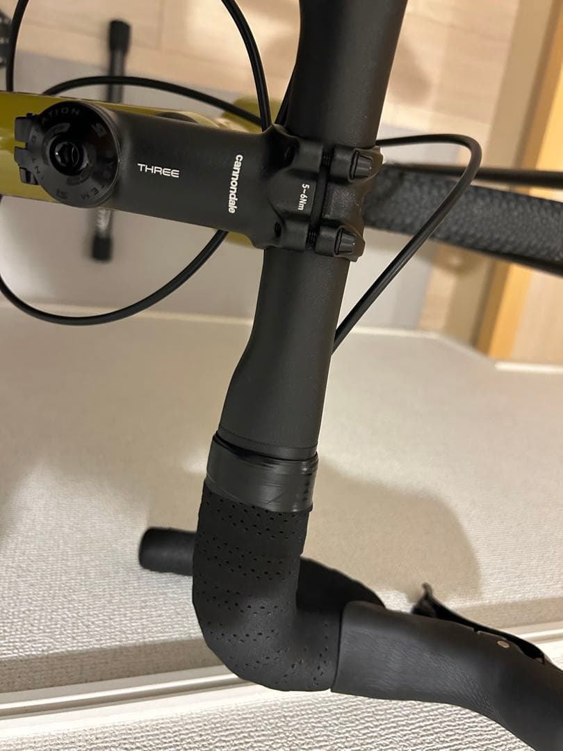 超美品　購入後半年以内　傷なし　cannondale トップストーンカーボン4