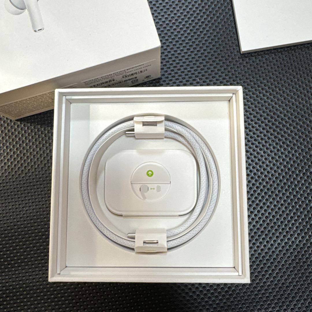 AirPods本体 ホワイト 充電ケース付きMTJV3J/A