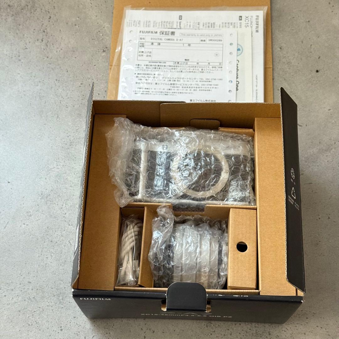 Fujifilm X-A7 ミラーレスカメラ 本体とレンズ