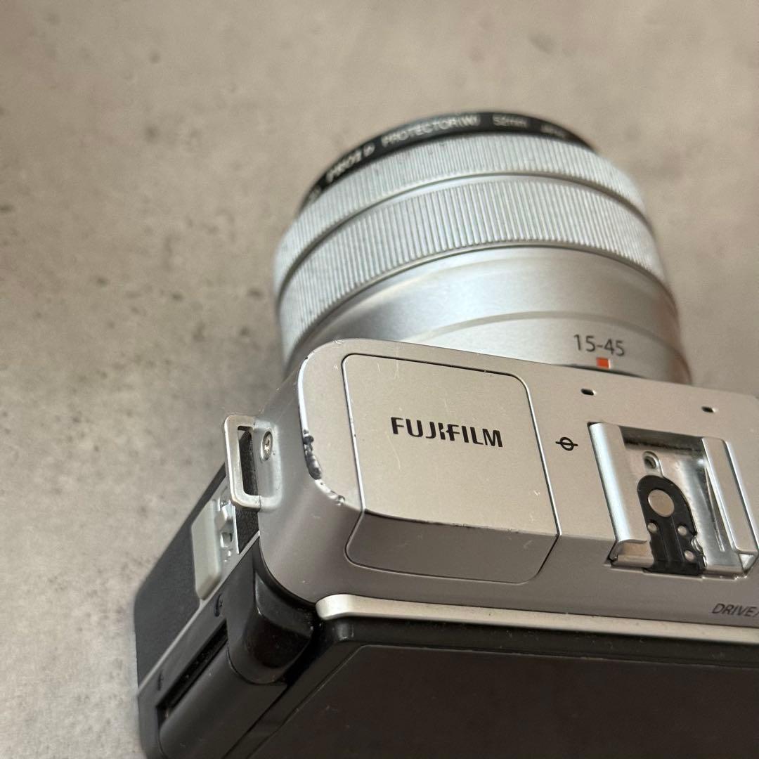 Fujifilm X-A7 ミラーレスカメラ 本体とレンズ