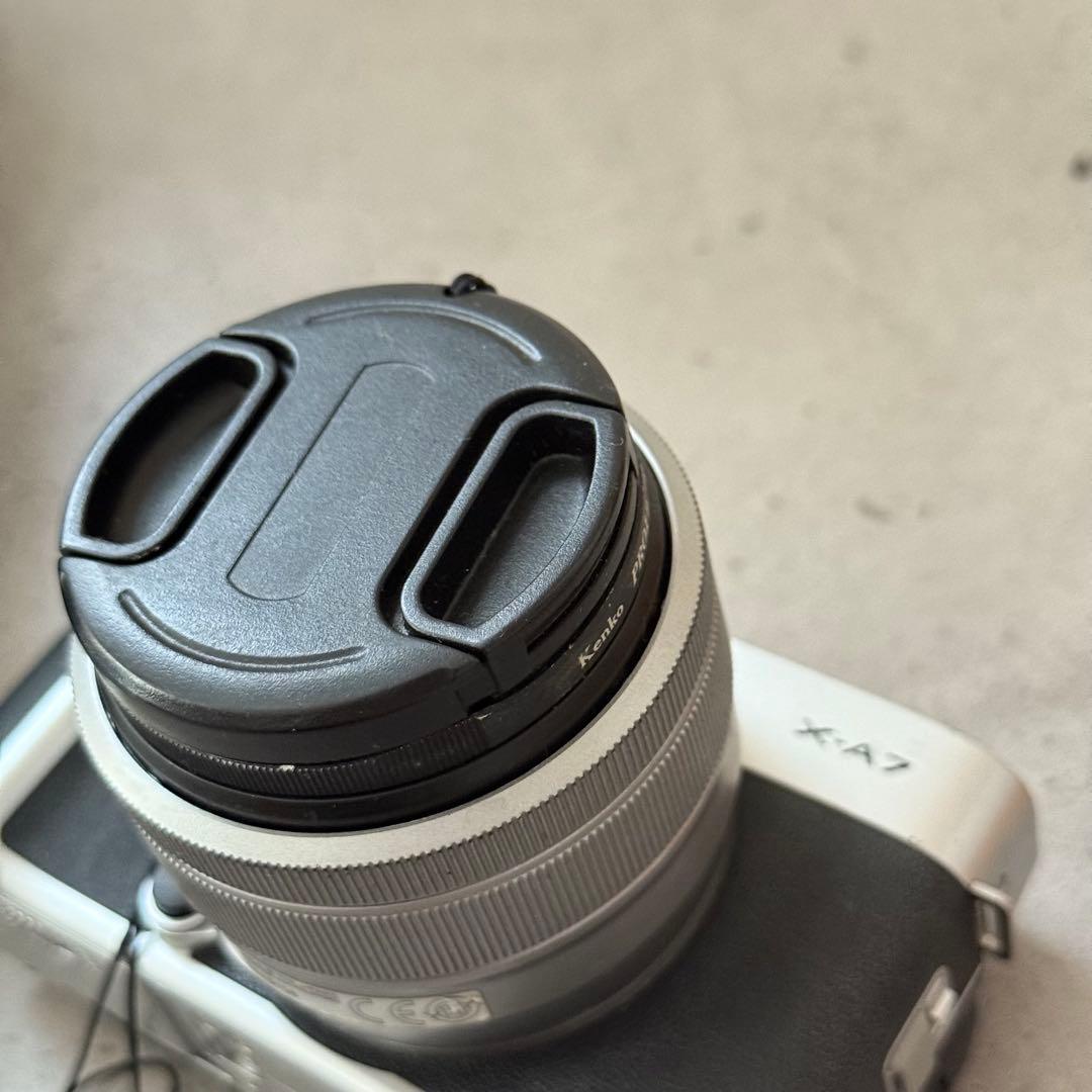 Fujifilm X-A7 ミラーレスカメラ 本体とレンズ