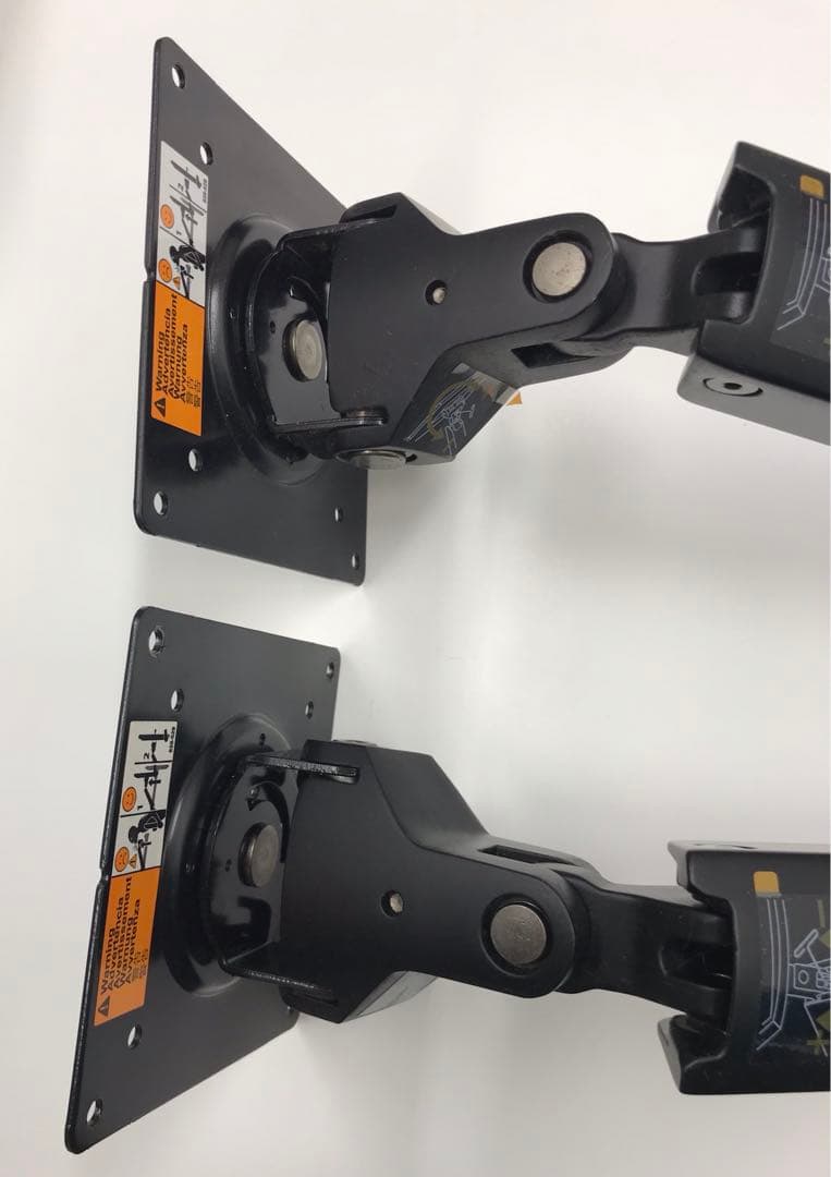 Amazonベーシック　デュアルモニターアーム