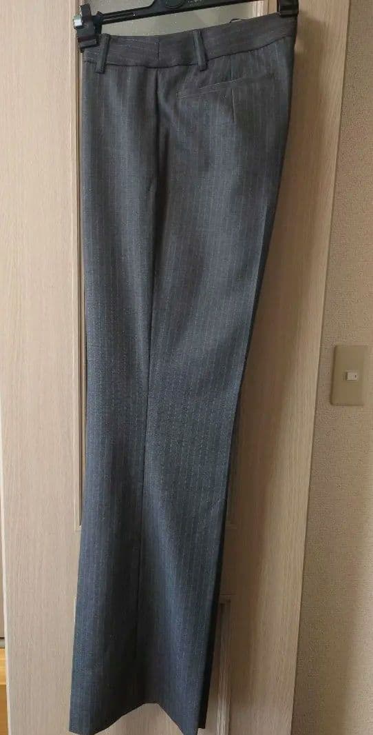 【美品】近年 iCB パンツスーツ ダーク グレー ストライプ