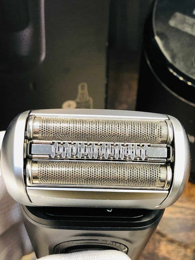 【美品】Braun S8 8563cc メンズ電気シェーバー ブラウンシリーズ8