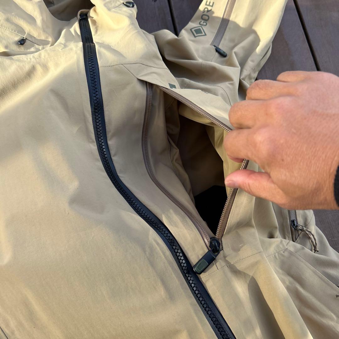 バートン[AK] 47 GORE-TEX フード付きジャケット