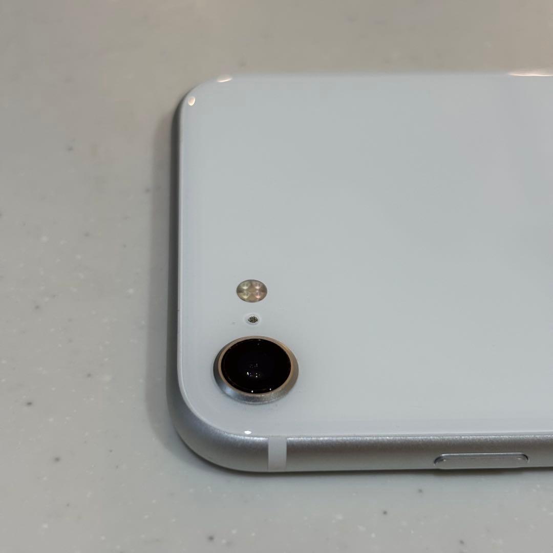 Apple iPhone SE 第二世代 ホワイト SIMロックなし