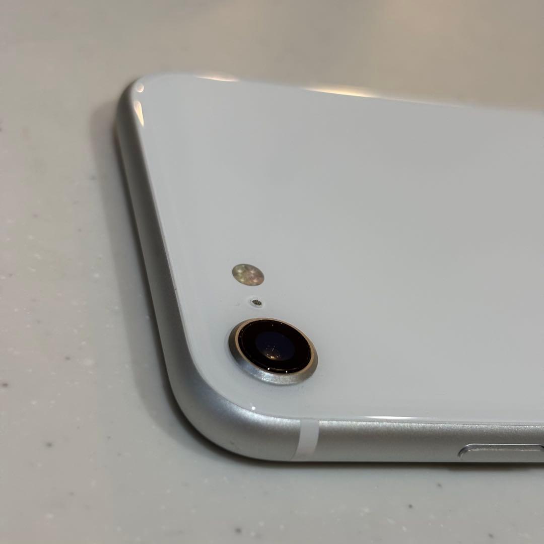 Apple iPhone SE 第二世代 ホワイト SIMロックなし