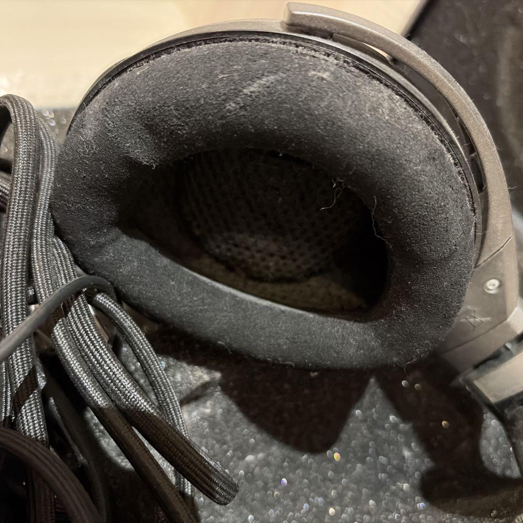 SENNHEISER HD 700 ゼンハイザー　クッションケース入り