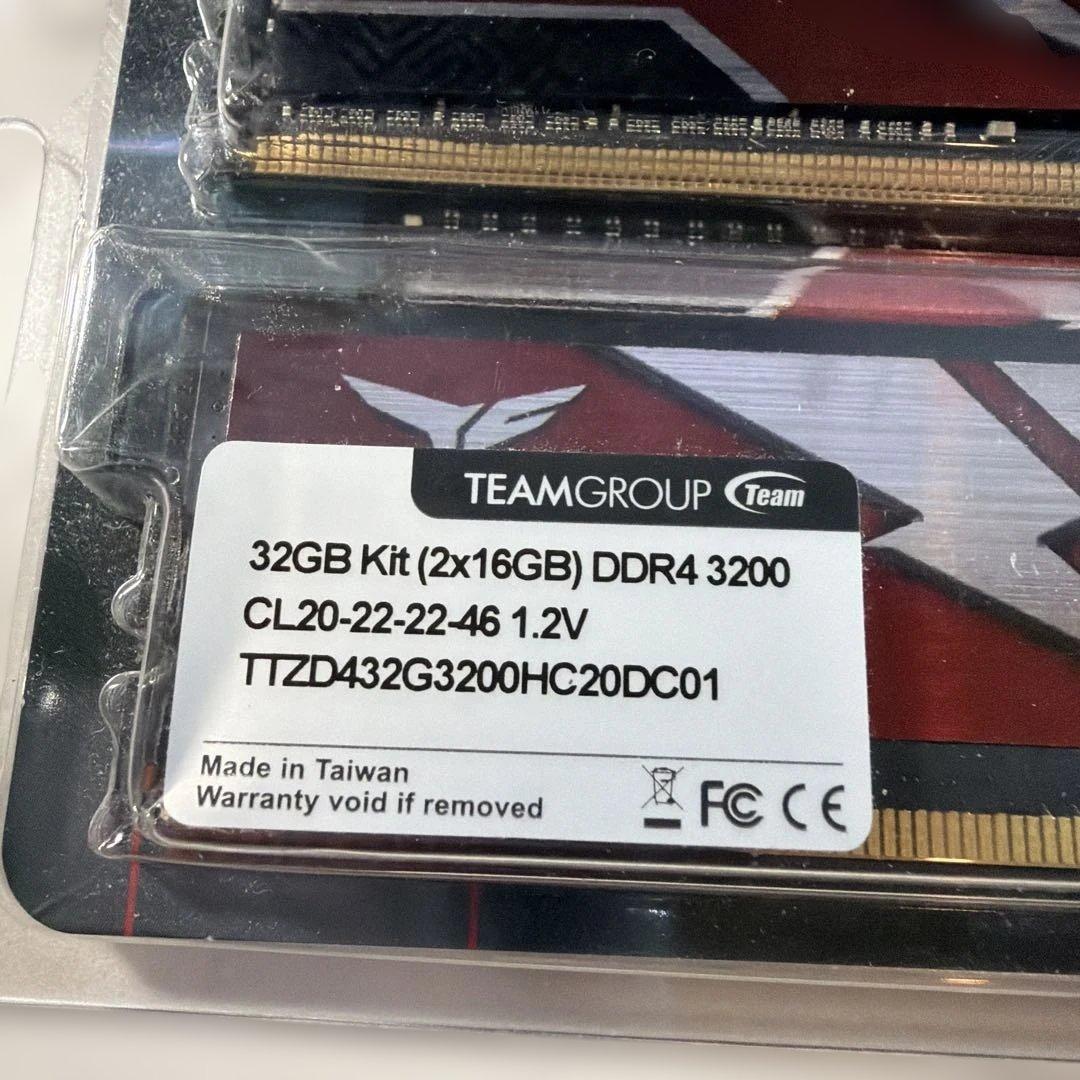 メモリー TEAMGROUP T-FORCE ZEUS 32GB DDR4 3200