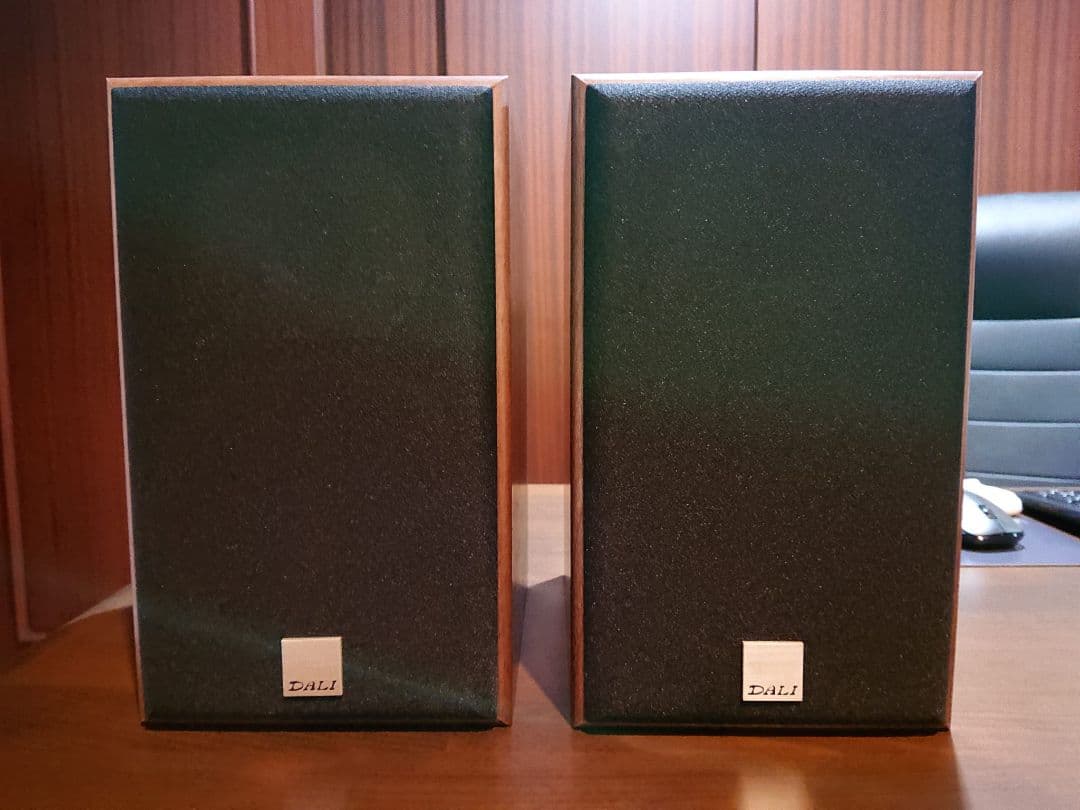 DALI SPEKTOR 2 ウォールナット仕上げ