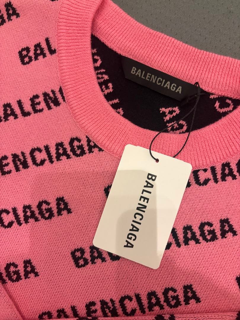 最終お値下げ◯【新品未使用】バレンシアガのロゴニットセーター