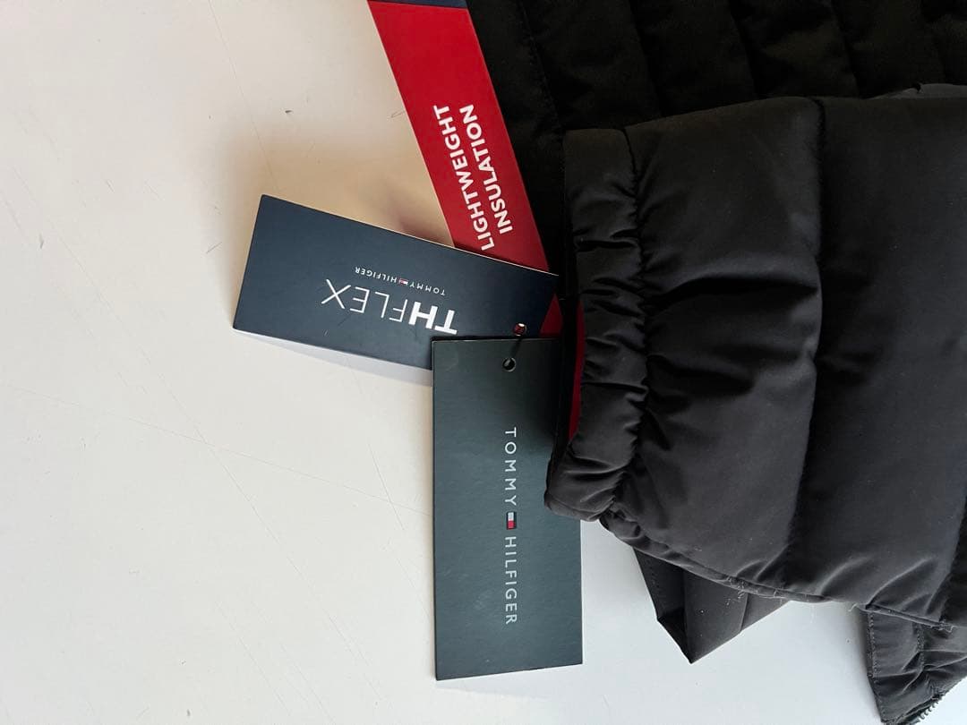 新品トミーヒルフィガー 耐水耐風ストレッチ中綿 ジャケットUS L(日本XL)黒