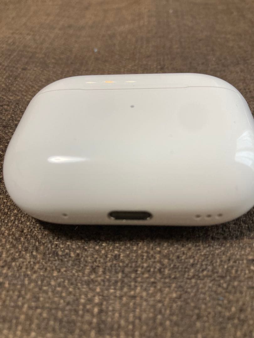 AirPods PRO2本体 美品 充電ケーブル付き＋ESR保護ケース付き