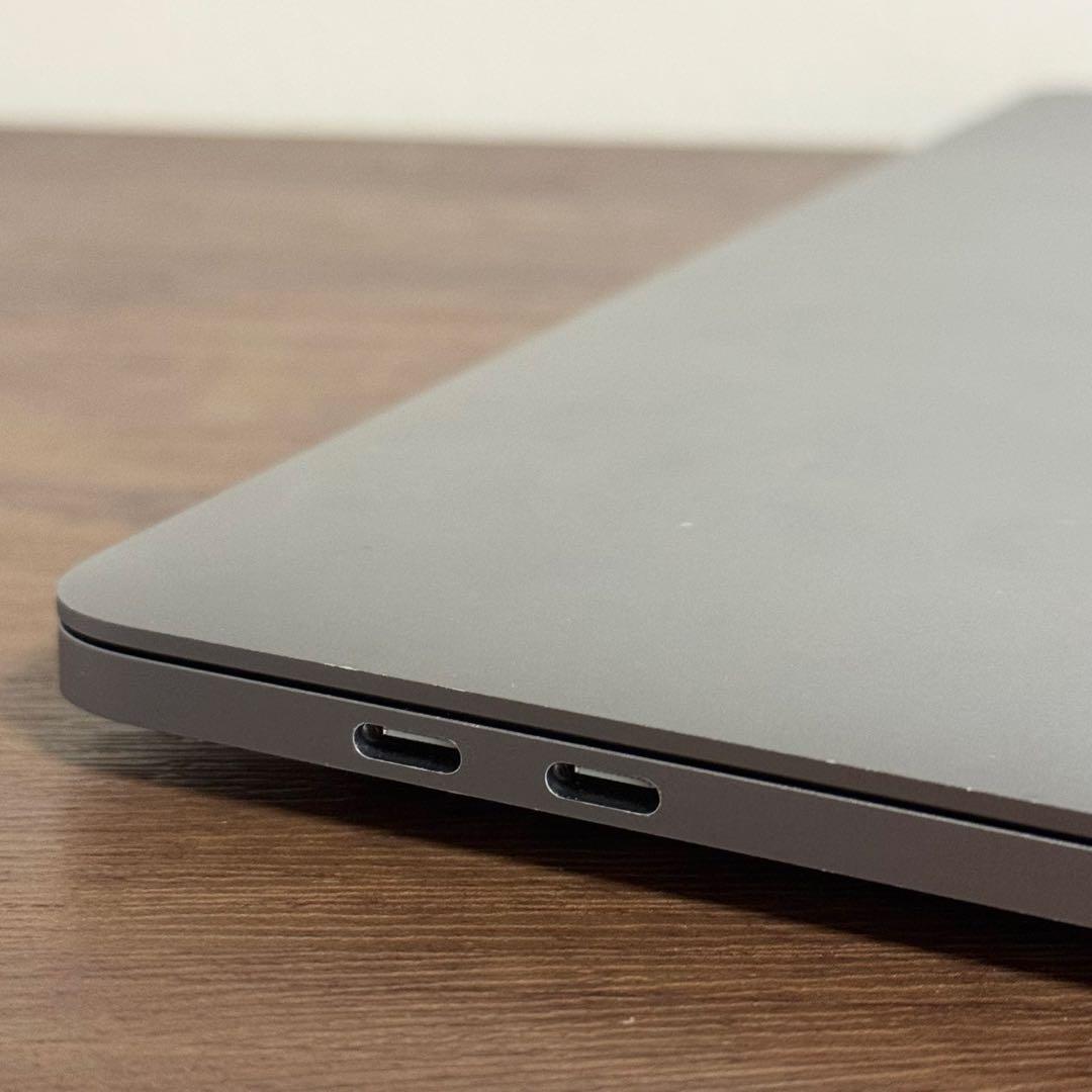 MacBook Pro 13インチ 2020 / 16GB / 256GB