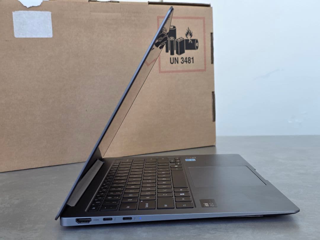 【美品】Samsung Galaxy Book 4 Pro (512GB)