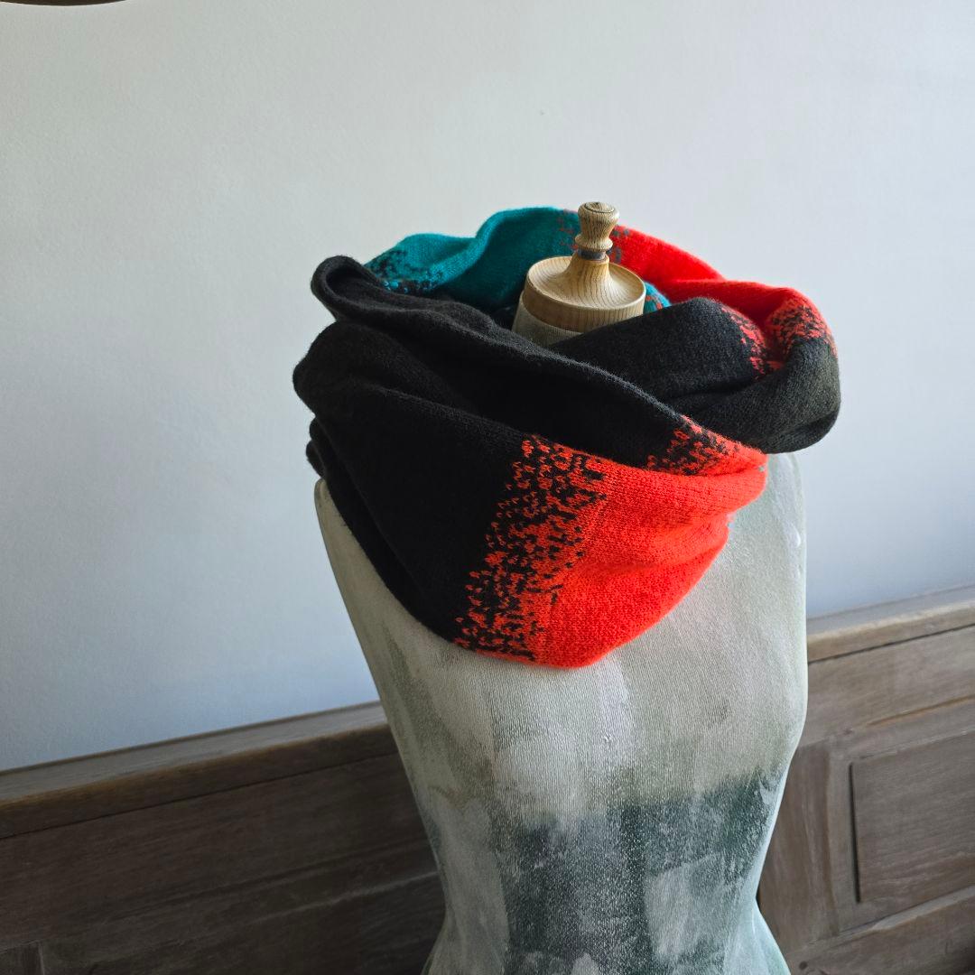 【最終値下げ】bedsadedrama　スヌード