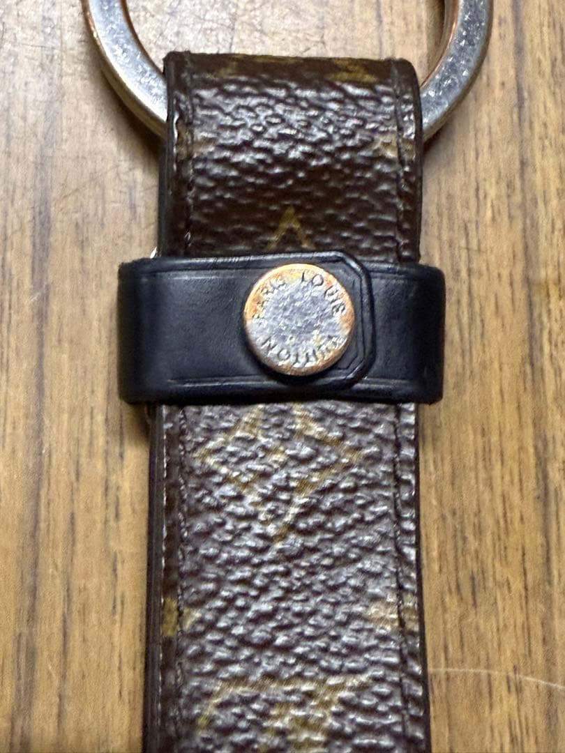 ルイヴィトン　モノグラム LVロゴ キーホルダー・LVドラゴンヌ キーリング