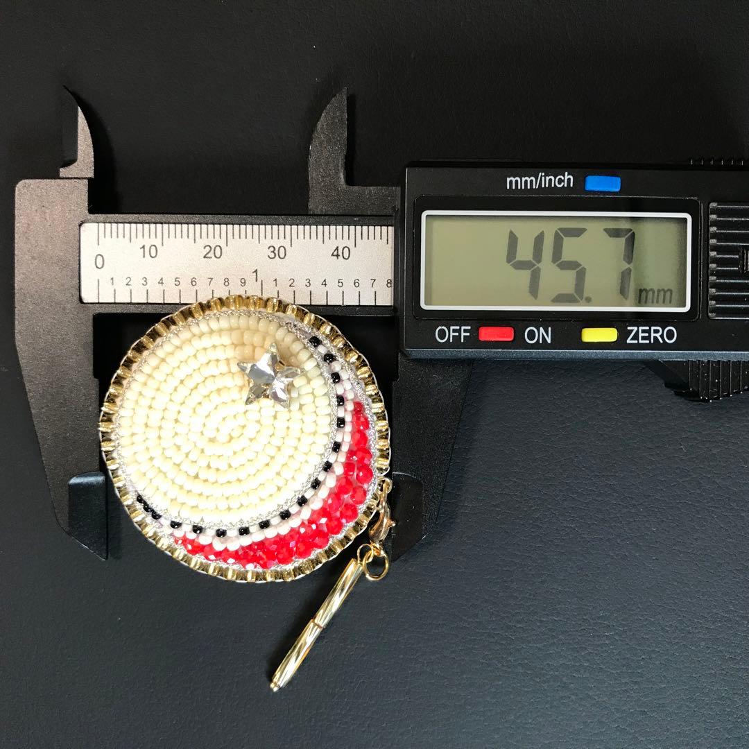 さっちゃん様、オーダー品です　ビーズ刺繍ブローチ9点　ハンドメイド