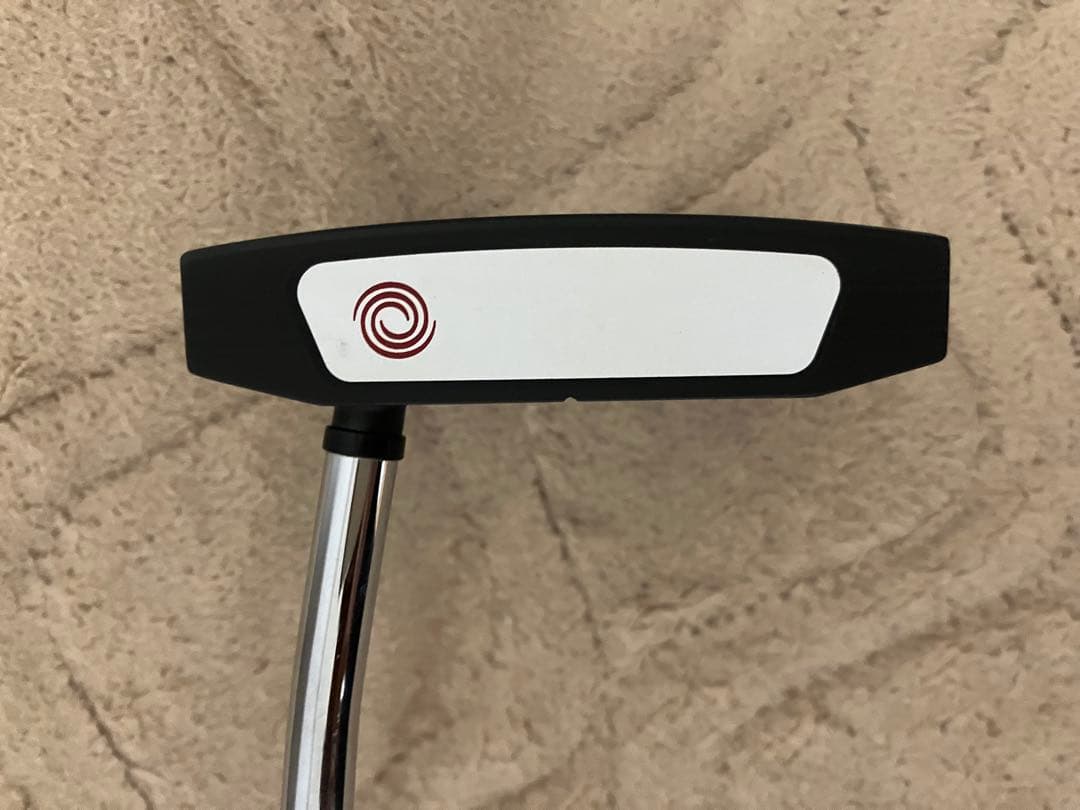 「赤い色」Odyssey TRI-HOT#7ネオマレットパター