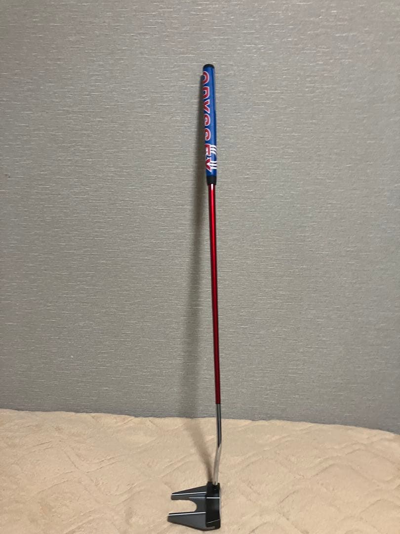 「赤い色」Odyssey TRI-HOT#7ネオマレットパター