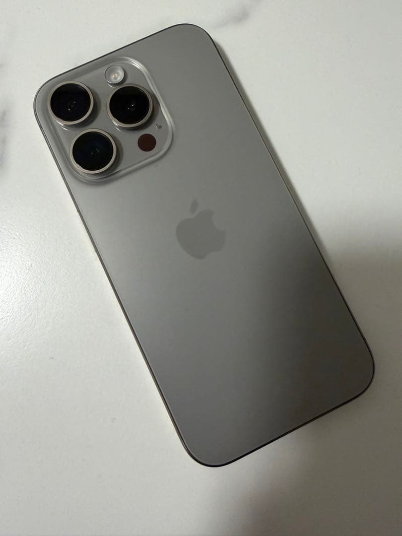 iPhone 15pro ジャンク品　起動不可