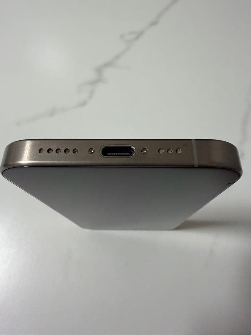 iPhone 15pro ジャンク品　起動不可